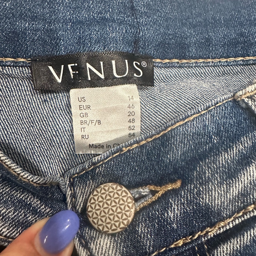 VENUS Light Blue Embroidered Jeans - Picture 2 of 5